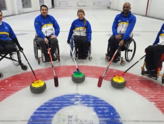 curling em cadeira de rodas