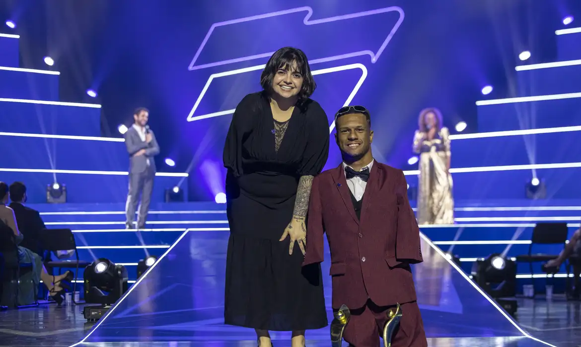 Prêmio Paralímpicos: Bruna Alexandre e Gabriel Araújo vencem prêmio de  melhores no feminino e masculino, paralimpíadas